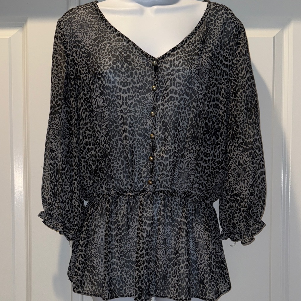 💕HP💕 Black Leopard Print Peplum Blouse